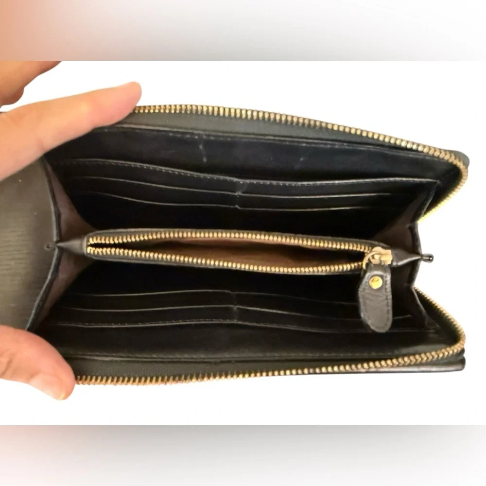CHLOE Vintage Elise Black Leather Quilted Zip Around Wallet w Unbranded Chain - Picture 14 of 17